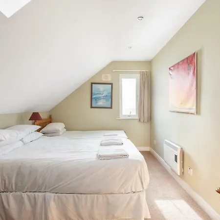 Surf Shop Apartment